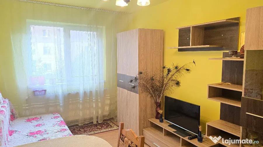 Apartament cu 2 camere semidecomandat în Dacia