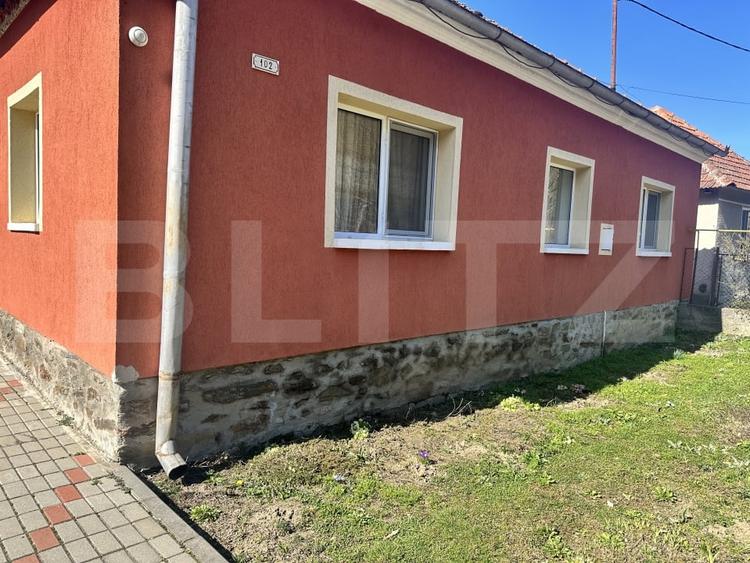 Casă individuală cu 3 camere cu Canalizare în Vest