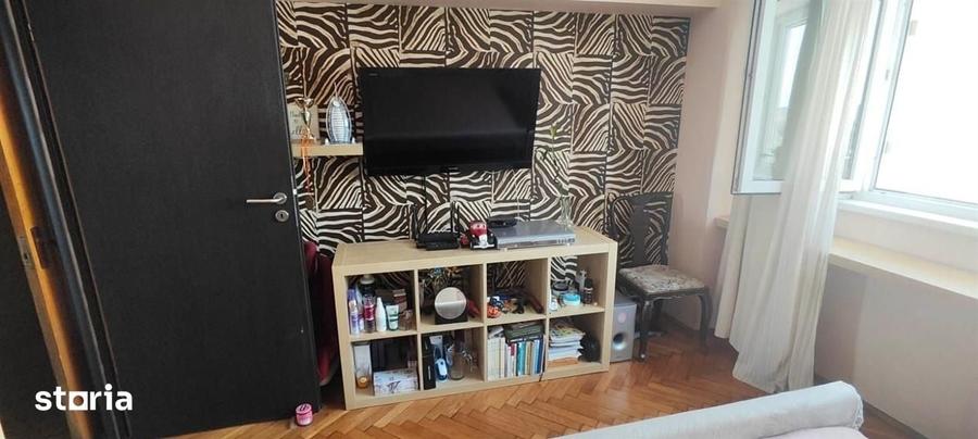Apartament cu 4 camere decomandat în Grivița