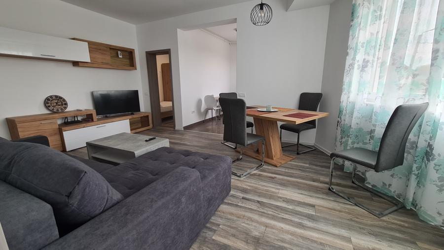 Apartament cu 3 camere în Dumbrăvița