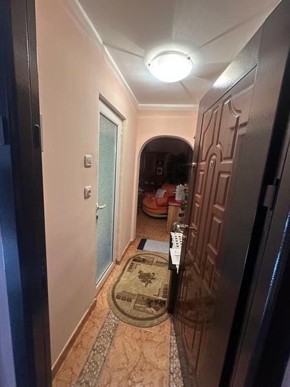 Apartament cu 2 camere semidecomandat, mobilat în Gheorghe Lazăr
