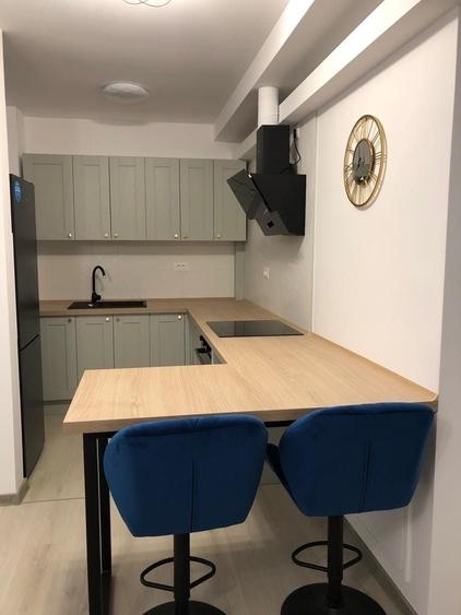 Apartament cu 3 camere semidecomandat în Central