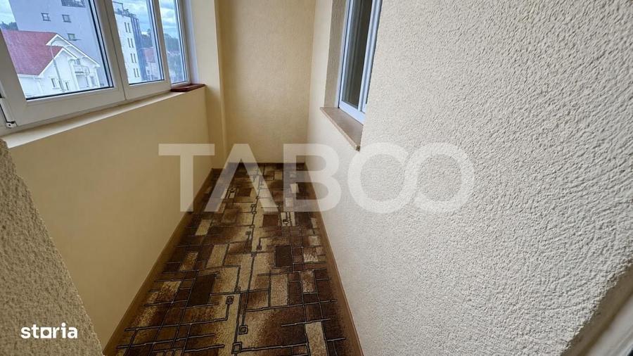 Apartament cu 4 camere decomandat în Ștrand