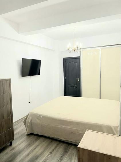 Apartament cu 2 camere decomandat, mobilat în Universitate