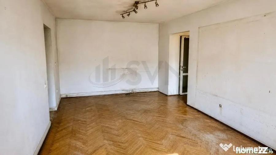 Apartament cu 2 camere decomandat în Victoriei