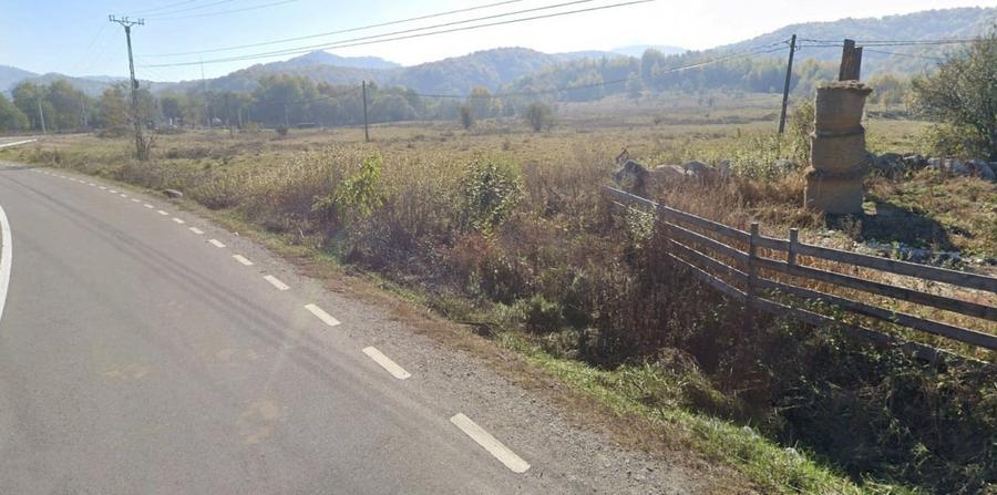 Teren agricol extravilan de 10100 mp, în Central