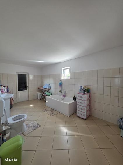 Casă cu 5 camere cu Teren 770 Mp în Mihail Kogălniceanu