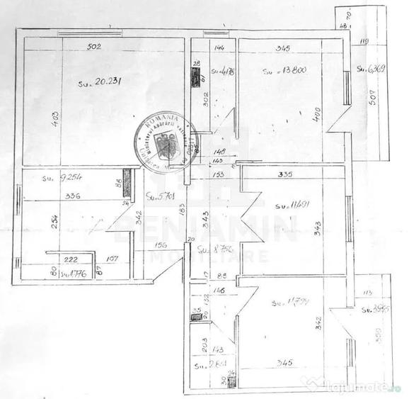 Apartament cu 4 camere decomandat în Craiovița Nouă
