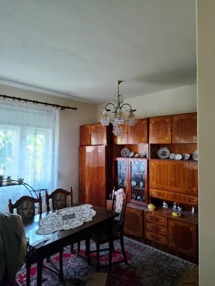 Casă individuală cu 5 camere cu Canalizare în Careiului