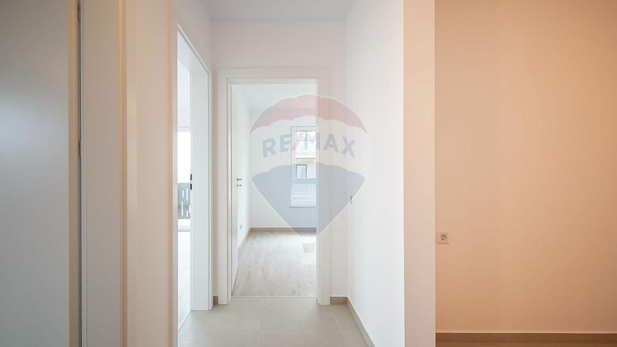 Apartament cu 2 camere decomandat în Tractorul