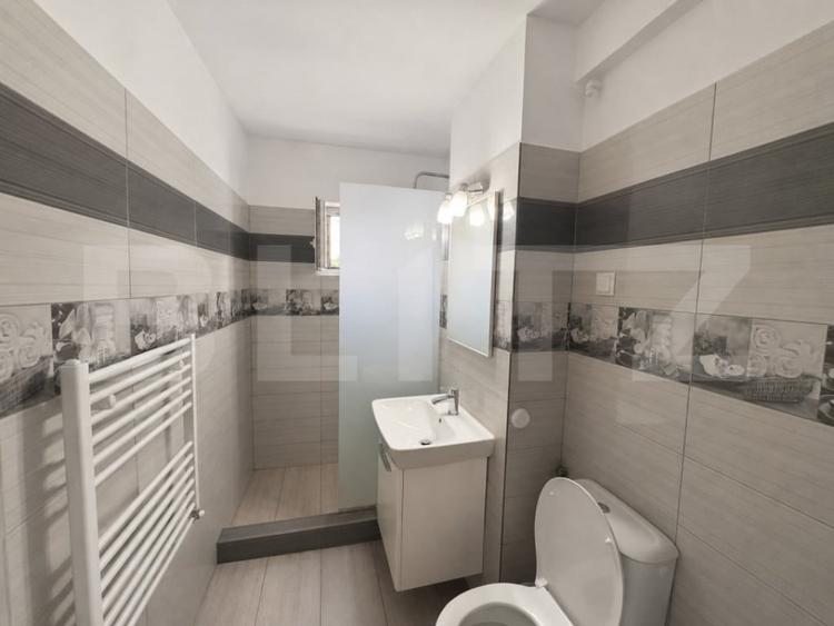 Apartament cu 3 camere semidecomandat în Gojdu