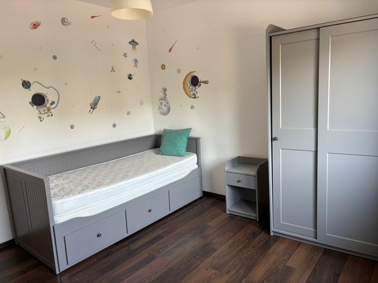 Apartament cu 3 camere decomandat, mobilat în Doamna Ghica