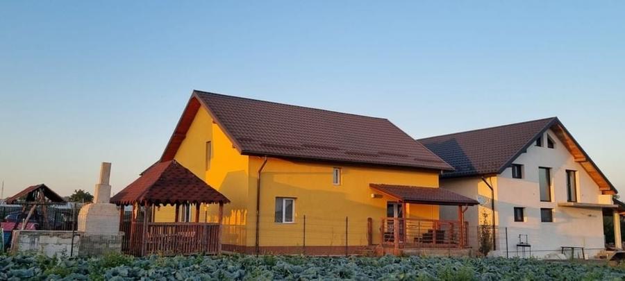 Casă cu 4 camere în Târgu Frumos