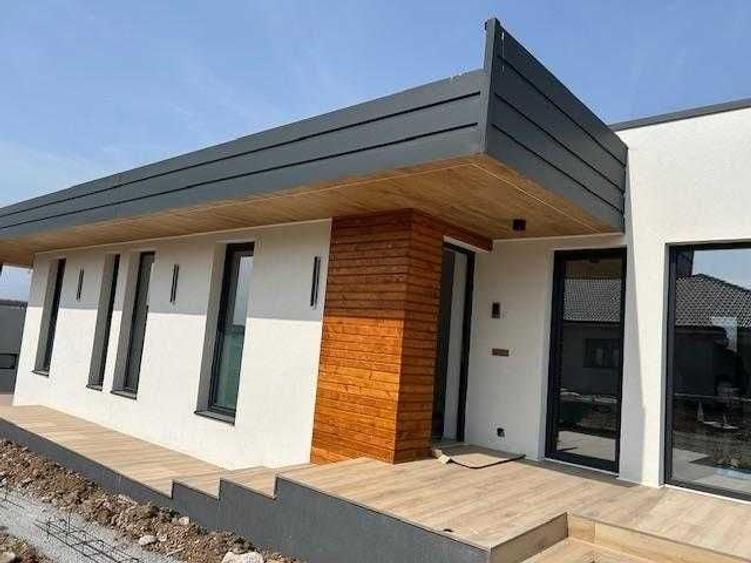 Casă cu 4 camere cu Teren 111 Mp în Central