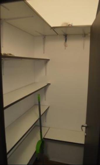 Apartament cu 3 camere semidecomandat, mobilat în Tineretului