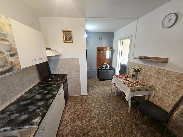 Apartament cu 2 camere semidecomandat în Micro I