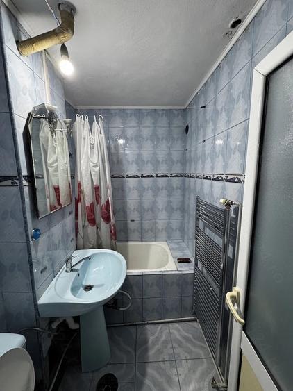 Apartament cu 2 camere decomandat în 9 Mai