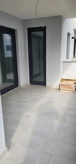 Apartament cu 4 camere decomandat în Theodor Pallady