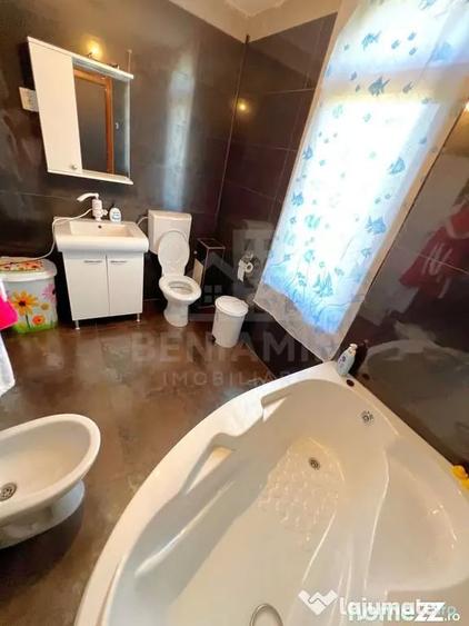 Casă cu 7 camere cu Teren 900 Mp în Popoveni