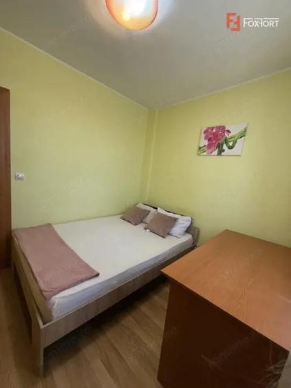Apartament cu 4 camere semidecomandat, mobilat în Circumvalațiunii