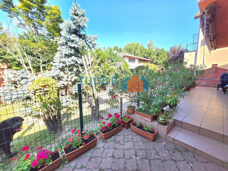 Vilă elegantă cu 5 dormitoare, grădină privată de 500 mp, terasă și garaj - 34