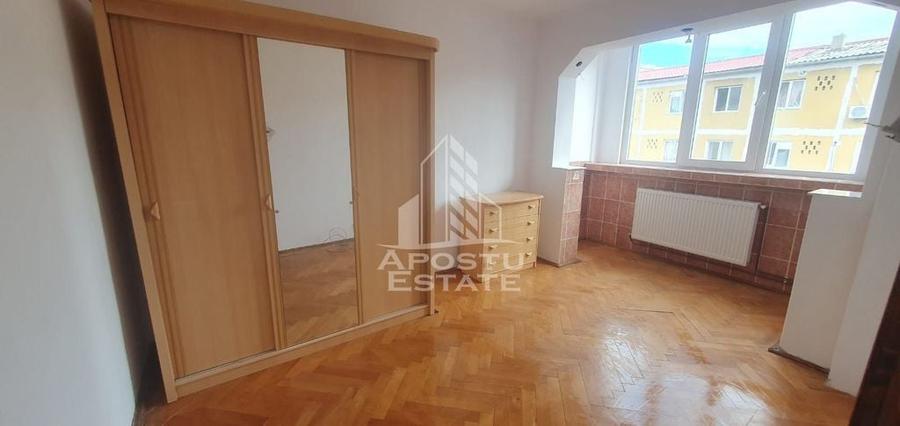 Apartament cu 3 camere semidecomandat în Șagului