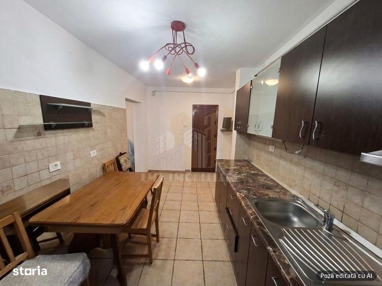 Apartament cu 4 camere semidecomandat în Triaj