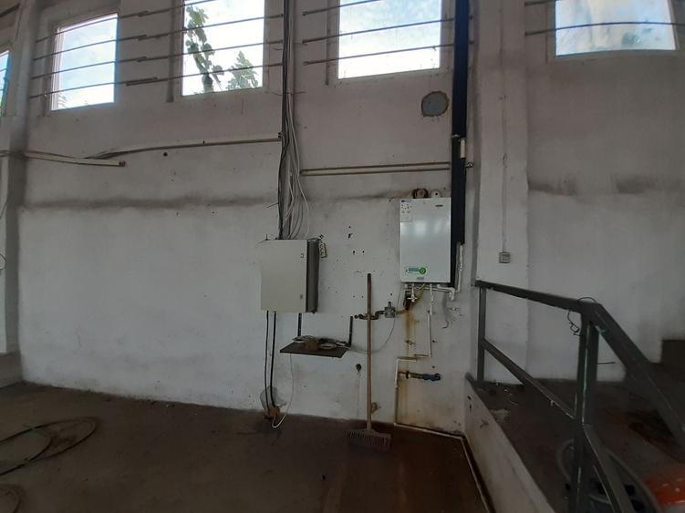 Spațiu industrial, de 750 mp, în Exterior Est