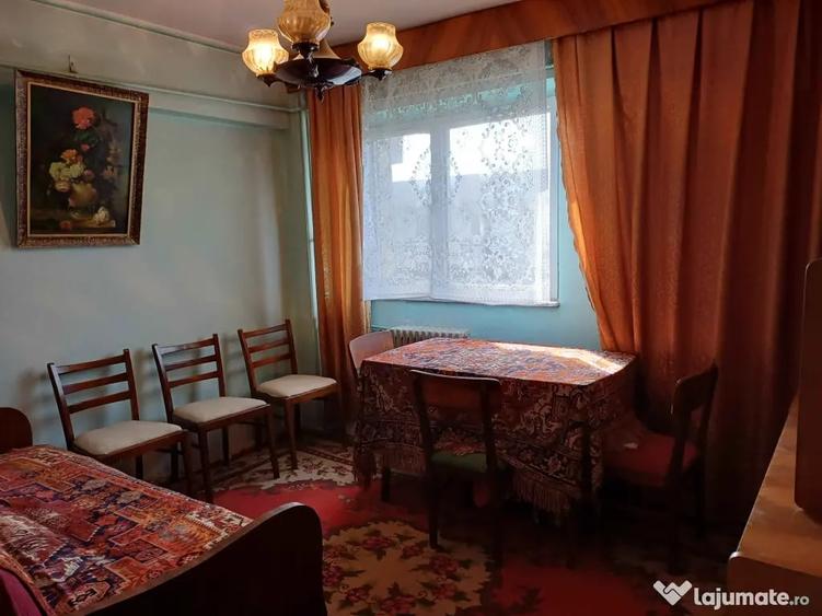 Apartament cu 3 camere decomandat în Ultracentral