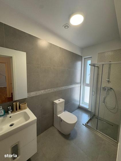 Casă cu 5 camere cu Teren 200 Mp în Central