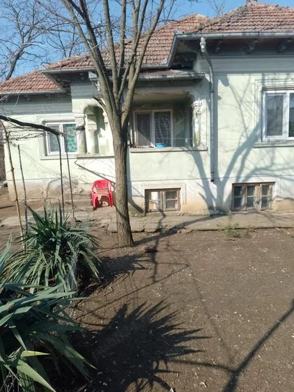 Casă cu Teren 1600 Mp în Cioroiași