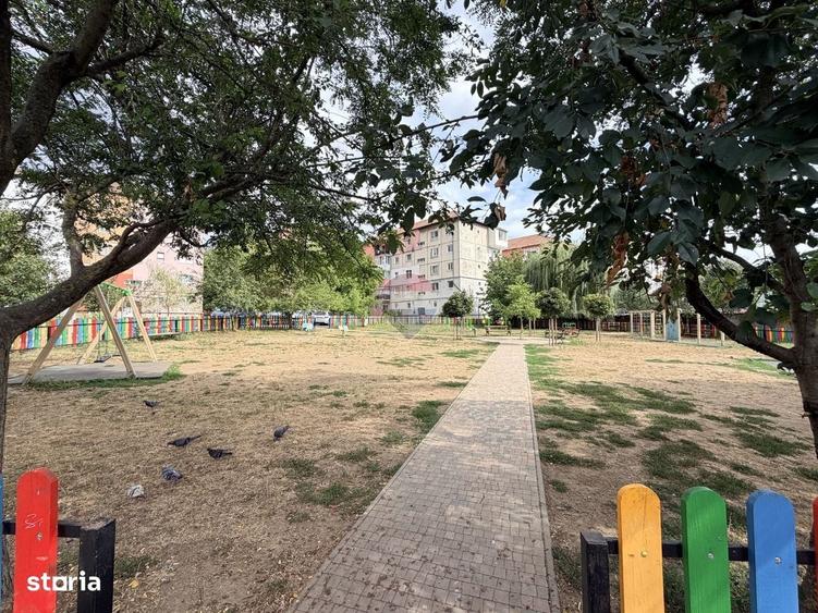 Apartament cu 2 camere decomandat în Vitrometan