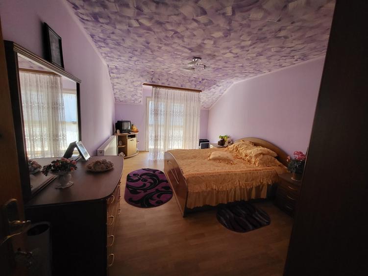 Casă cu 5 camere cu Canalizare în Obor