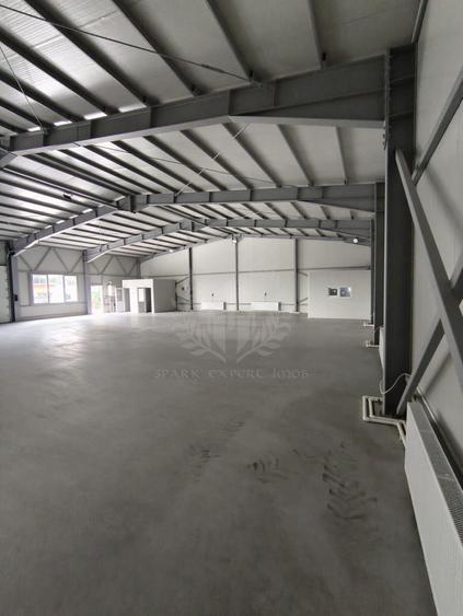 Spațiu industrial, de 400 mp, în B-dul București