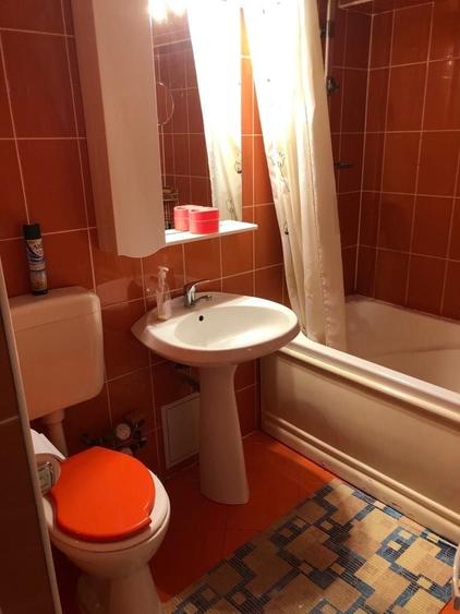 Apartament cu 3 camere decomandat în Complex Studențesc