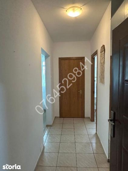 Apartament cu 2 camere semidecomandat, mobilat în 1 Mai
