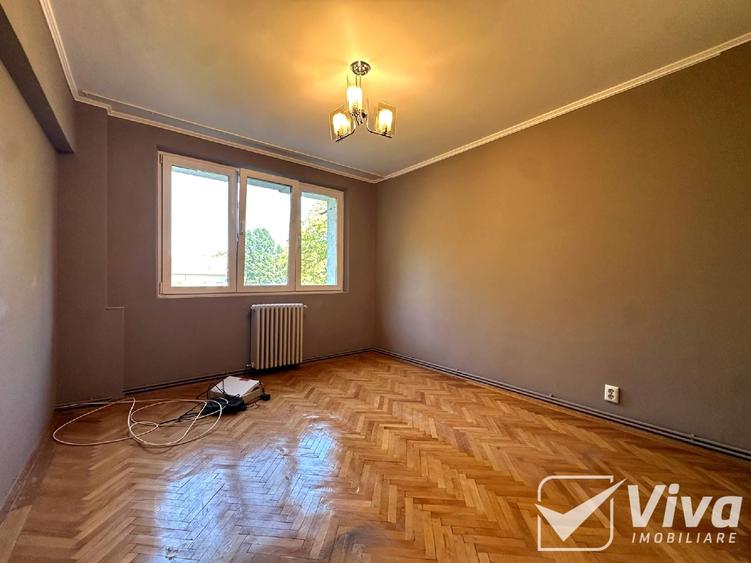 Apartament cu 3 camere semidecomandat în Central
