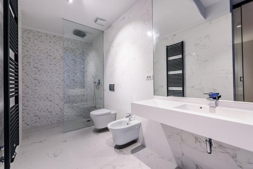 Apartament cu 4 camere decomandat, mobilat în Nord