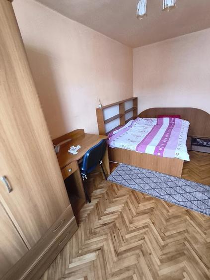 Apartament cu 3 camere semidecomandat în Dacia