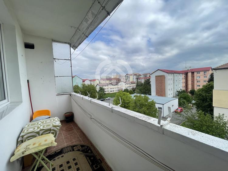 Apartament cu 3 camere decomandat, mobilat în Hipodrom 3