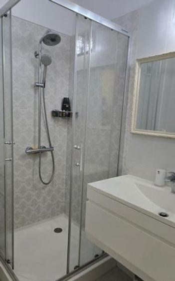 Apartament cu 2 camere semidecomandat, mobilat în Băneasa