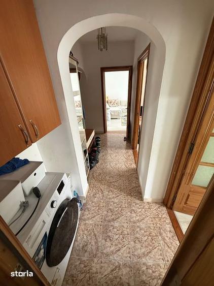 Apartament cu 3 camere decomandat în Lacul Tei