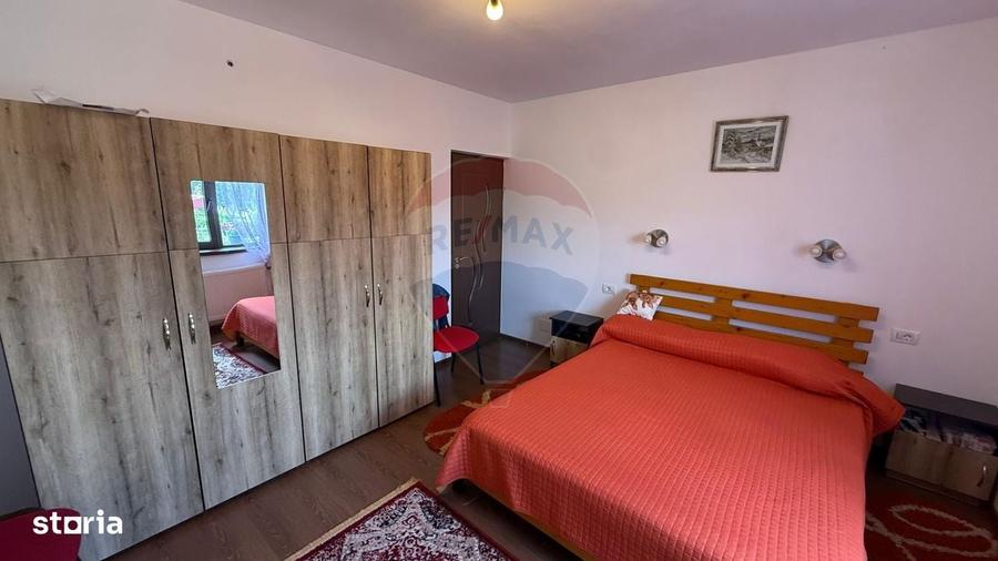 Casă cu 3 camere în Mărăști