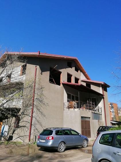 Casă cu 4 camere cu Teren 80 Mp în Central