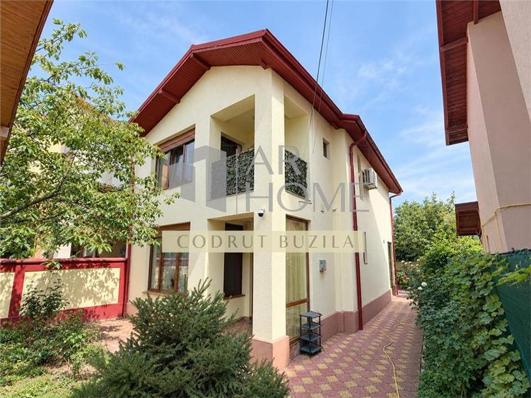 Casă individuală cu 4 camere cu Teren 300 Mp în Ultracentral
