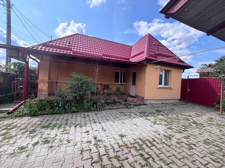 Casă cu 3 camere în Criș