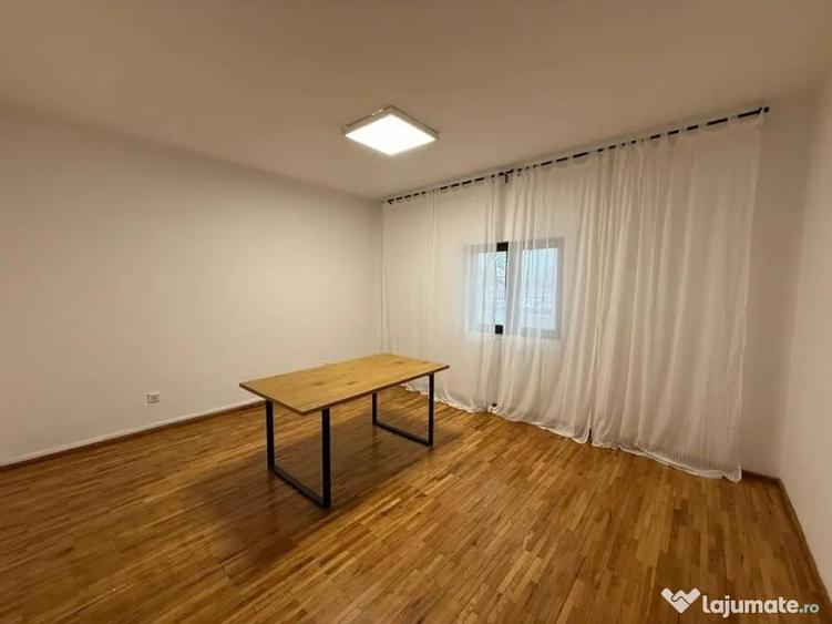 Casă cu 5 camere cu Teren 210 Mp în Eroii Revoluției