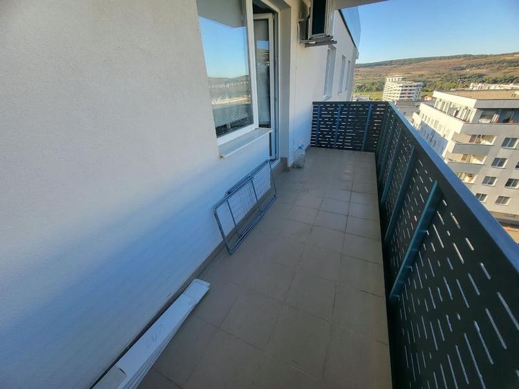 Apartament cu 2 camere semidecomandat în Florești