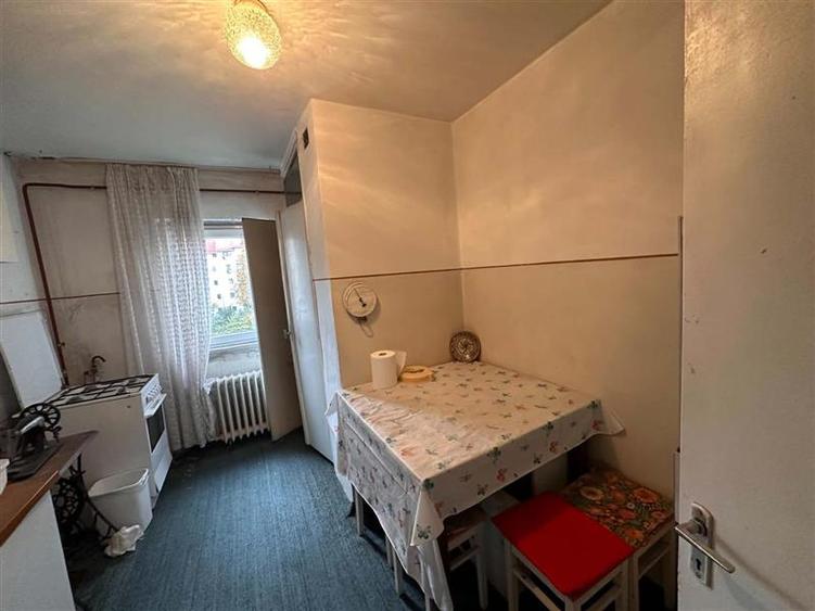 Apartament cu 3 camere decomandat în Bucovina