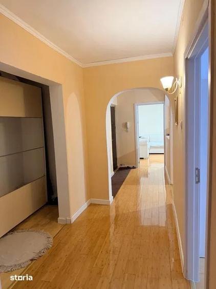 Apartament cu 3 camere decomandat în Dristor